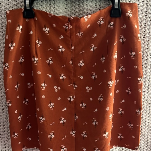 Aeropostale Brown Floral Short Aline Skirt; Size M - Picture 2 of 2